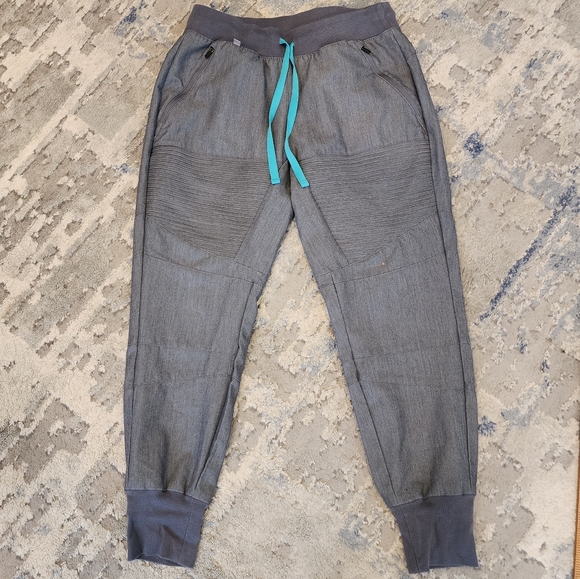 Figs Moto Skinny Jogger Grey Scrub Pants Size Small Limited Edition Discontinued - Picture 1 of 16